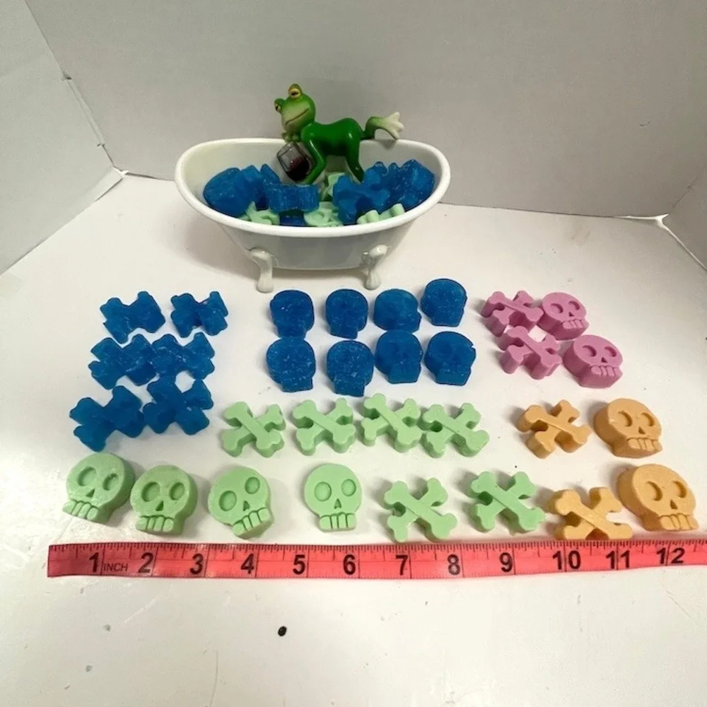Whimsical Drinking Frog‎ Soap Dish Planter with 46 Handcrafted Skull Bones Soaps